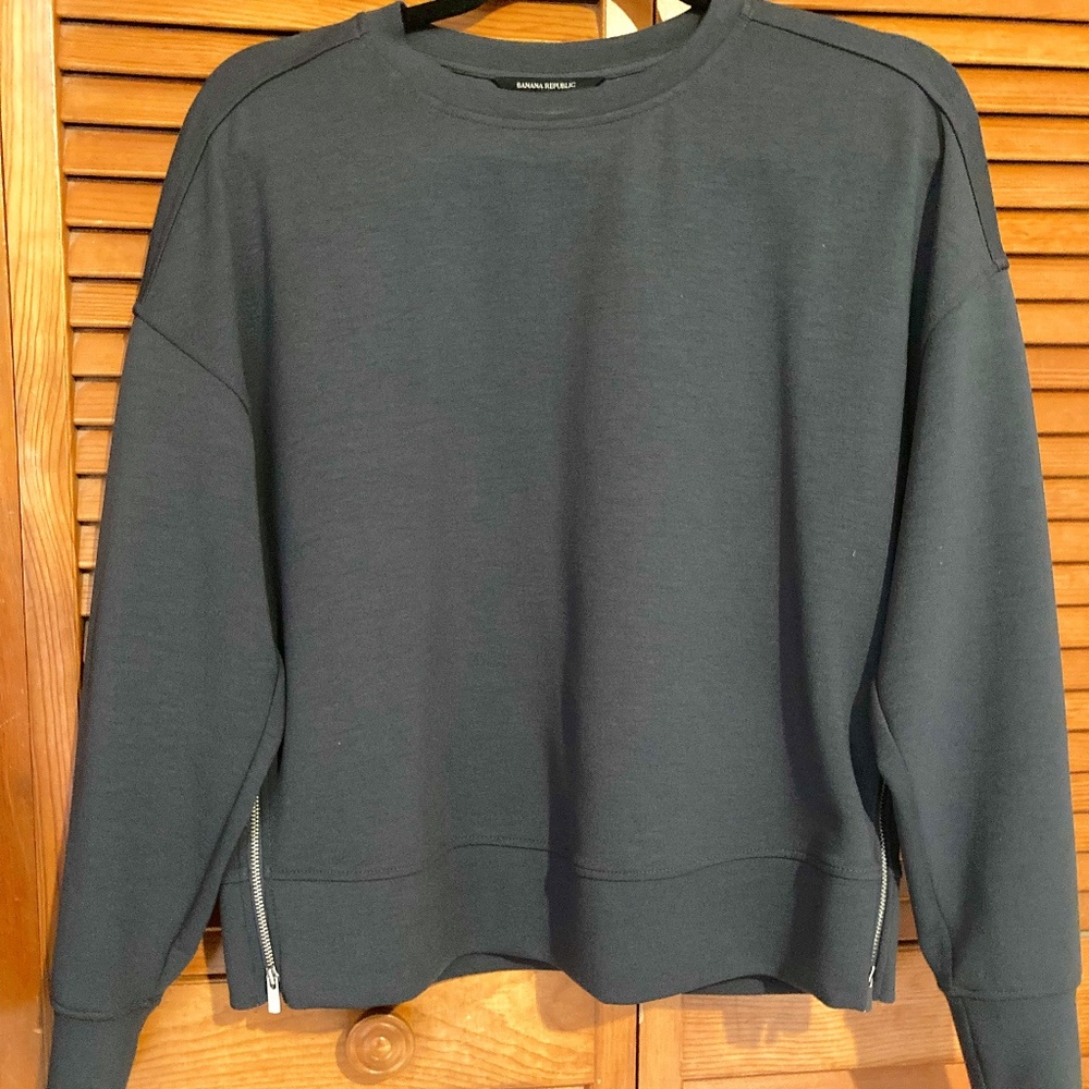 Banana Republic Sport Pullover - Size XS